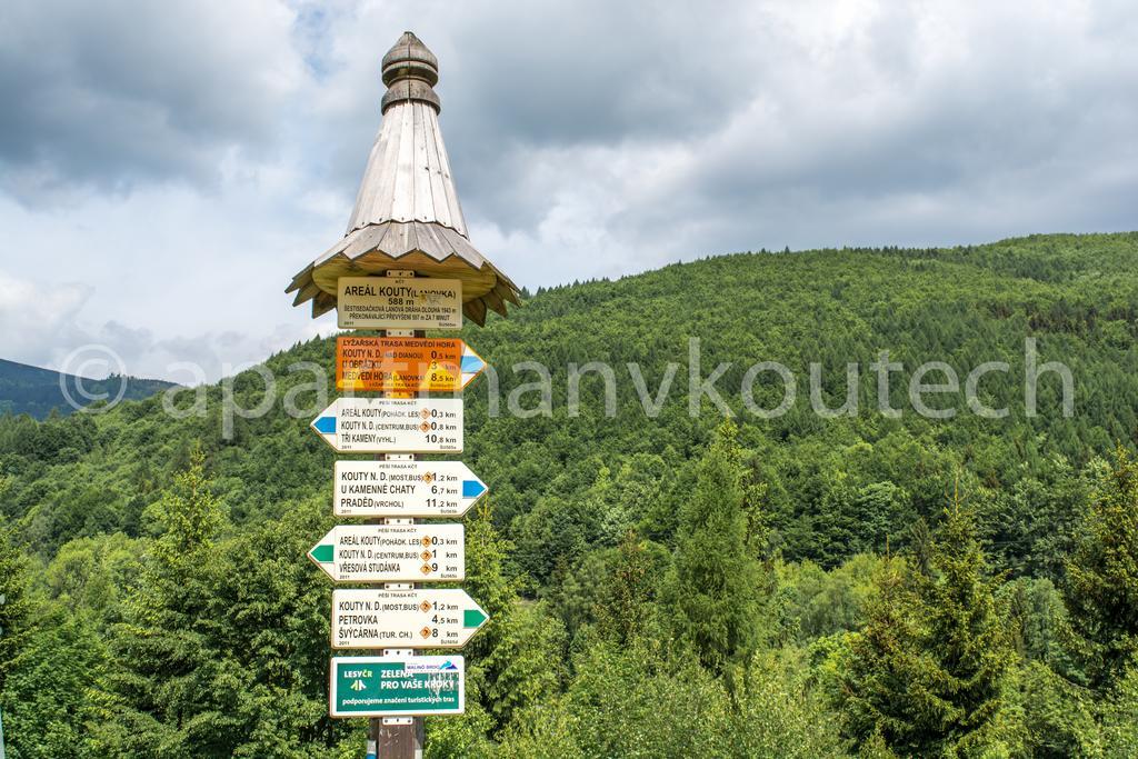 Apartman V Koutech Kouty Buitenkant foto